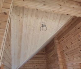 монтаж деревянных панелей внутри помещения